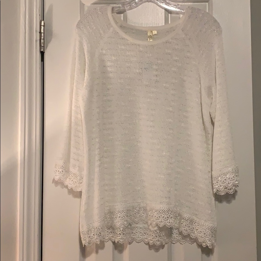 Women’s Knit White Top